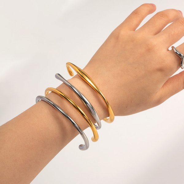 Wholesale Titanium Steel 18K Gold Stainless Steel Shaped Opening Bracelet For Discount