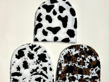 Wholesale Acrylic Cow Patterned Knitted Hats for Sports Skiing and Warmth Protection Online Sale