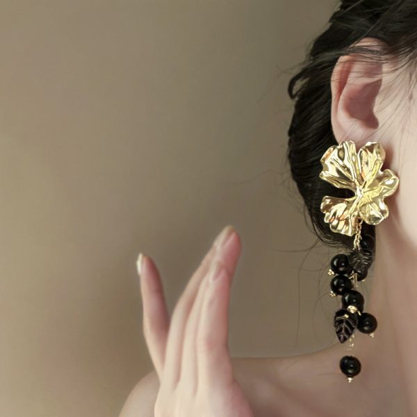 Wholesale Vintage Flower Beaded Tassel Alloy Earrings Online