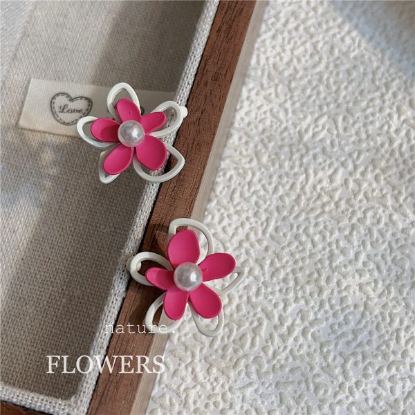 Wholesale Sweet Flower Alloy Earrings Discount