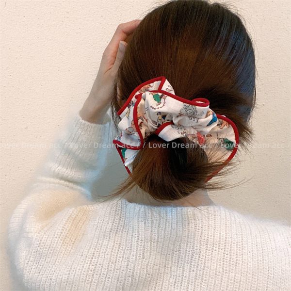 Wholesale of Colored Bear Floral Fabrics Hair Scrunchies on Sale